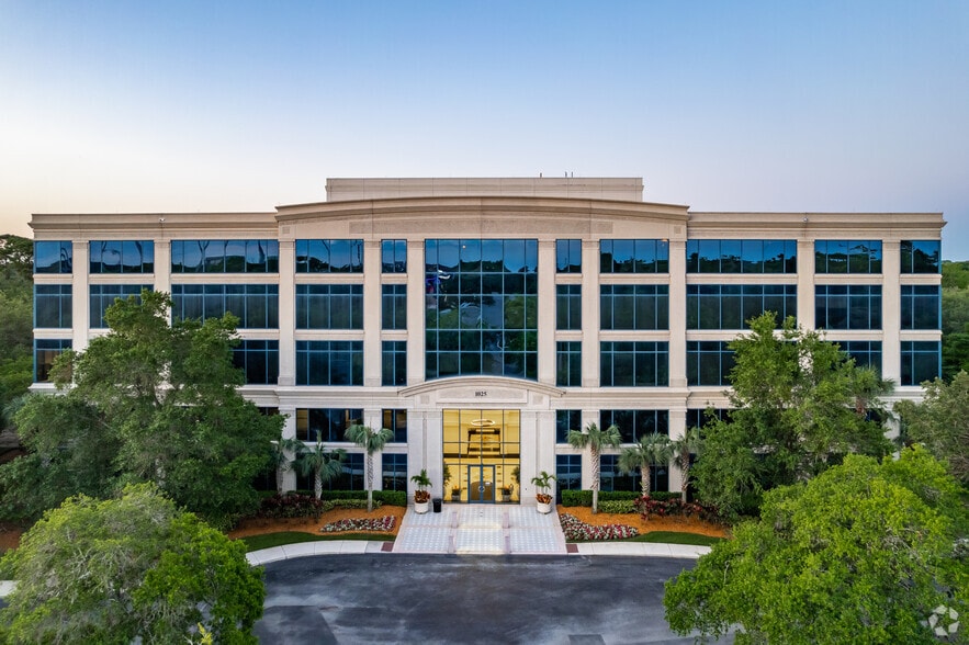 More Photos Of 1025 Greenwood Blvd, Lake Mary Unknown For Lease
