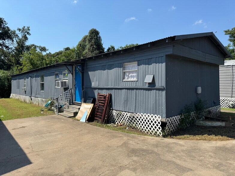 More Photos Of 1623 Brazos St, Hempstead Multifamily For Sale