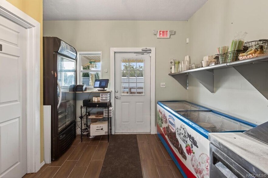 More Photos Of 125 N Main St, Hastings Restaurant For Sale