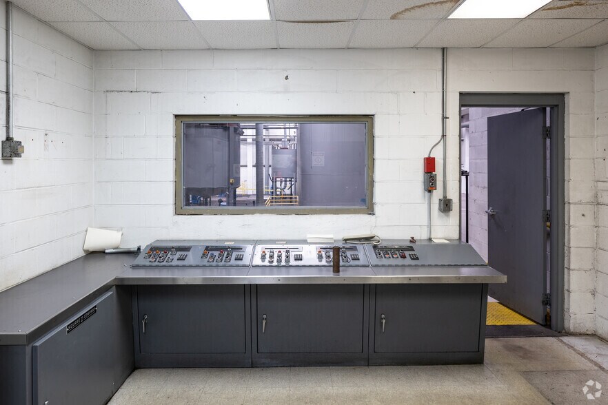 More Photos Of 110 Pomponio Ave, South Plainfield Manufacturing For Sale