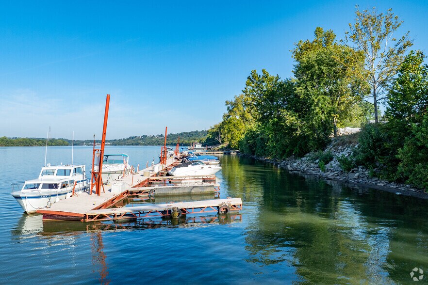 More Photos Of 7405 Forbes Rd, Cincinnati Marina For Sale