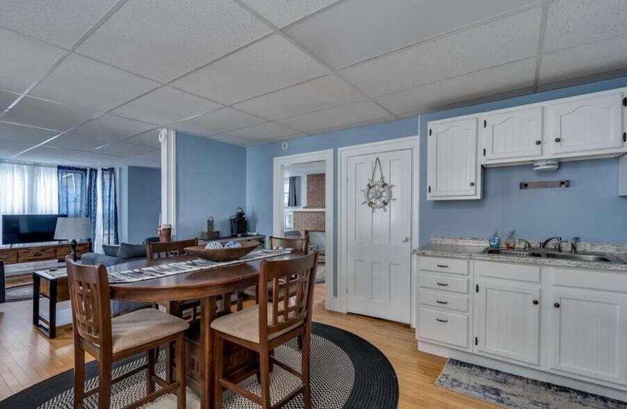 More Photos Of 16 Bethune St, Alexandria Bay Marina For Sale
