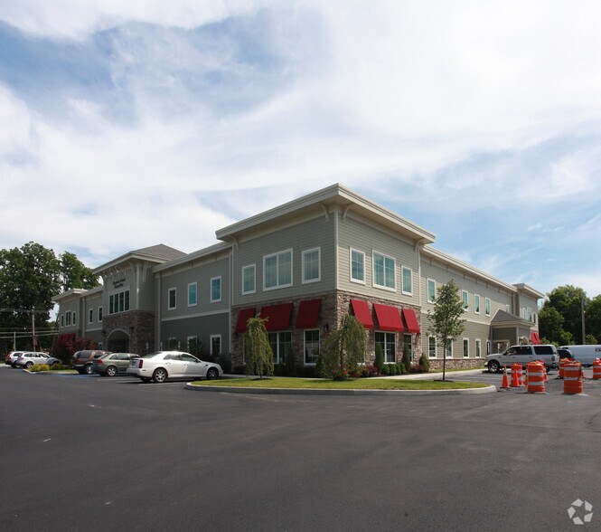 More Photos Of 250 Delaware Ave, Delmar Medical For Lease