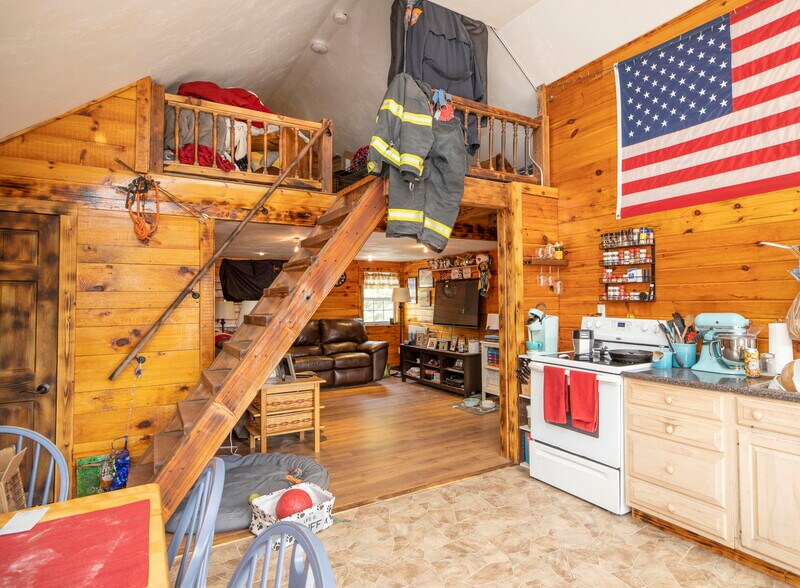 More Photos Of 121 Wood St, Middleborough Storefront Retail Residential For Sale