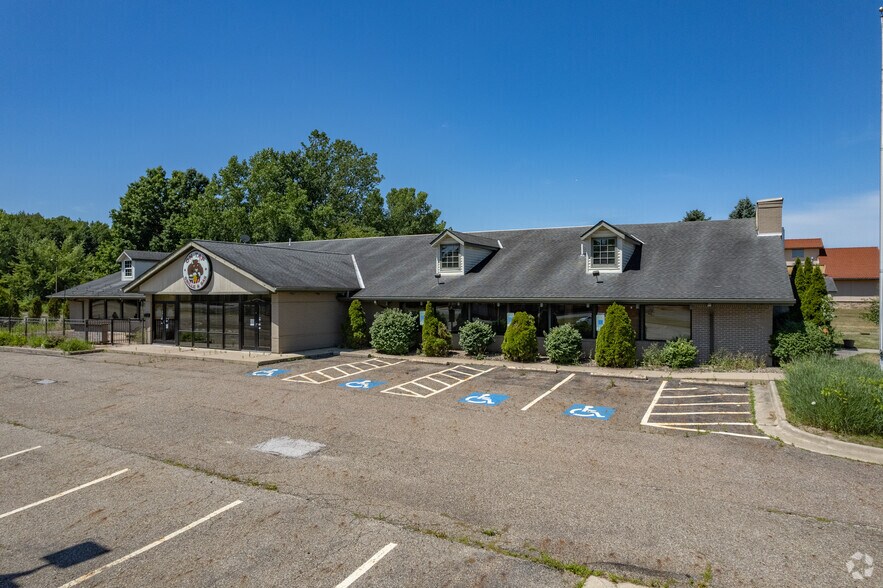 More Photos Of 4396 Kent Rd, Stow Restaurant For Sale