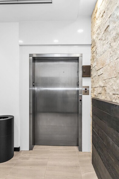 More Photos Of 5060 Tennyson Pky, Plano Medical For Sale