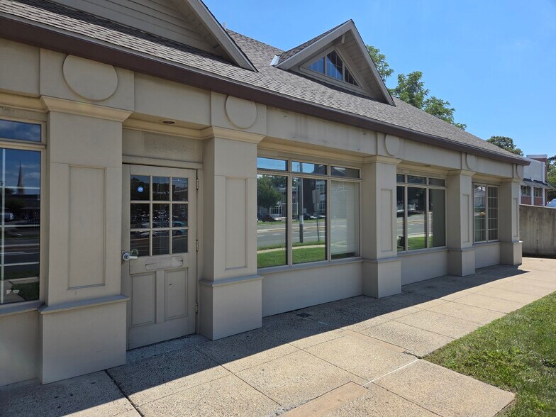 More Photos Of 339 Hemingway Ave, East Haven Medical For Lease