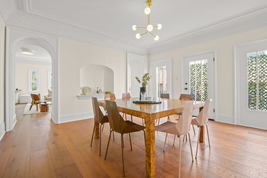 More Photos Of 320 S Kingsley Dr, Los Angeles Apartments For Sale