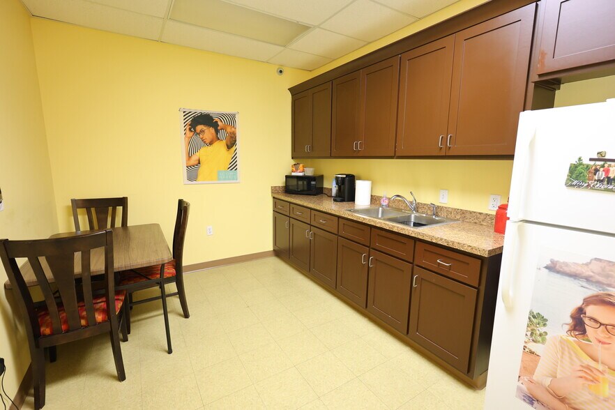 More Photos Of 1010 W Main St, Jacksonville Health Club For Sale