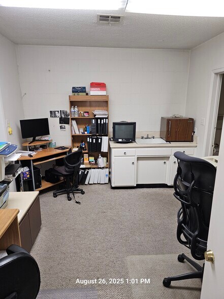 More Photos Of 2701-2703 W Manchester Blvd, Inglewood Office For Sale