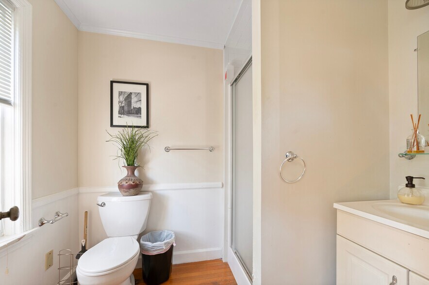 More Photos Of 15 Thomas St, North Providence Freestanding For Sale