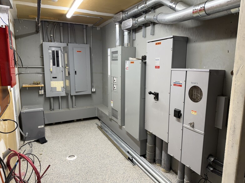 More Photos Of 450 W River St, Orange Light Distribution For Sale