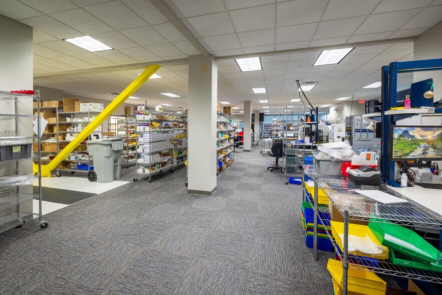 More Photos Of 10330 N Meridian St, Carmel Medical For Lease