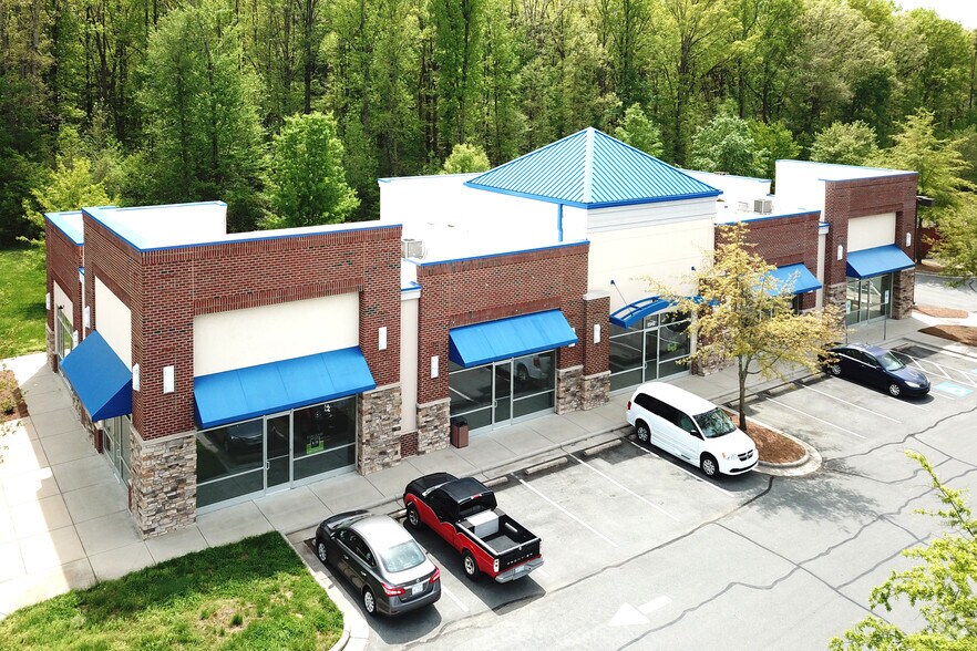 More Photos Of 2504-2510 Somerset Center Dr, Winston-Salem Unknown For Lease