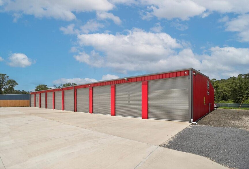 More Photos Of 277 Moses St, Zavalla Self Storage For Sale