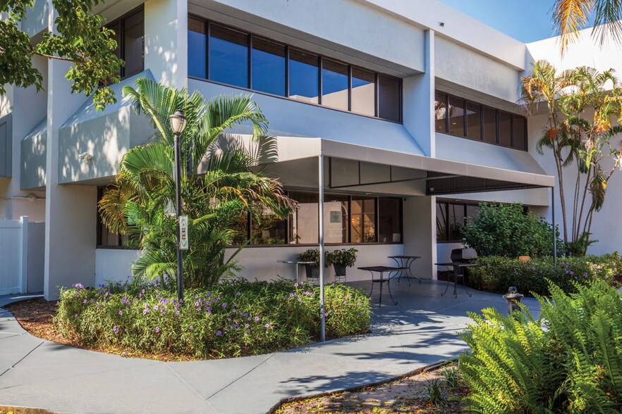 More Photos Of 700 W Hillsboro Blvd, Deerfield Beach Office For Lease