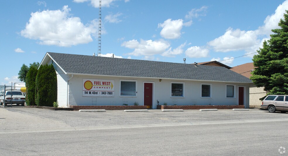 Primary Photo Of 114 W 43rd St, Garden City Warehouse For Sale
