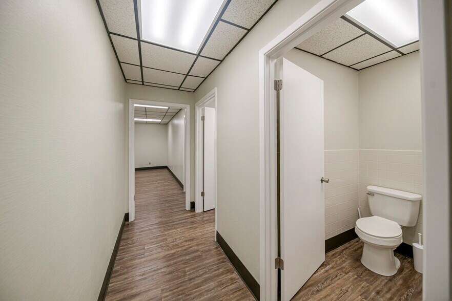 More Photos Of 1410 Rankin Hwy, Midland Office For Sale