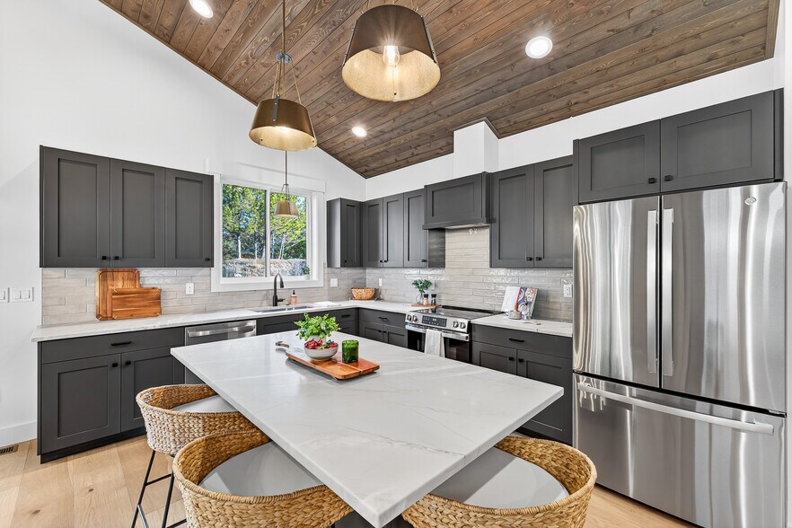 More Photos Of 101, 103, 105 Bighorn Court, Mccall Specialty For Sale