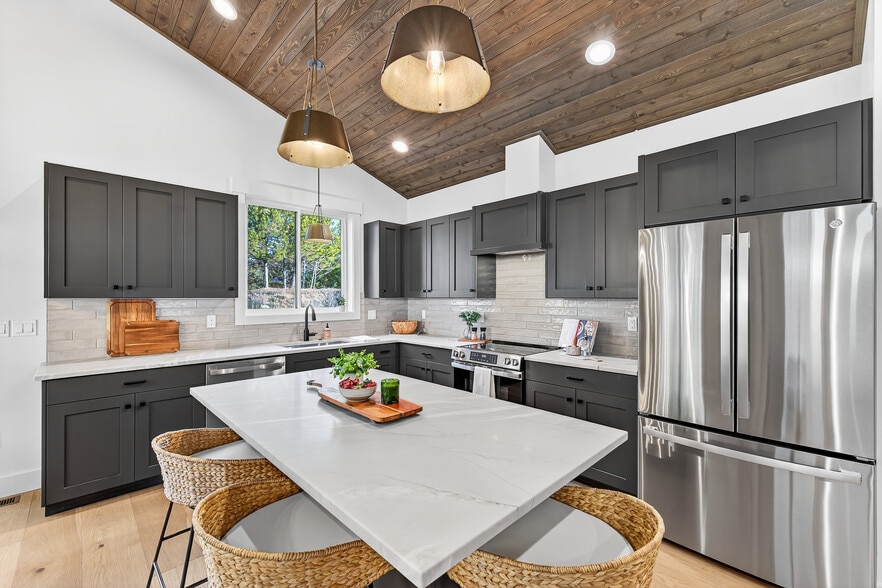 More Photos Of 101, 103 Bighorn Court, Mccall Specialty For Sale