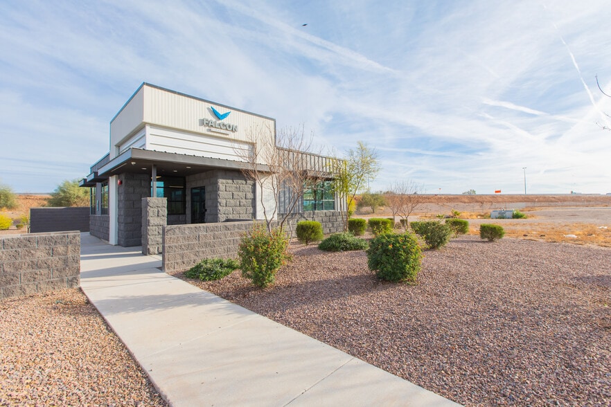 More Photos Of 450 E Willis #122, Chandler Self Storage For Sale