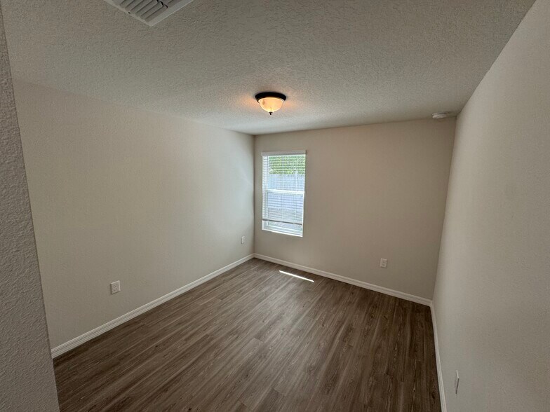 More Photos Of 6535 Sweetbay Ln, Jacksonville Apartments For Sale