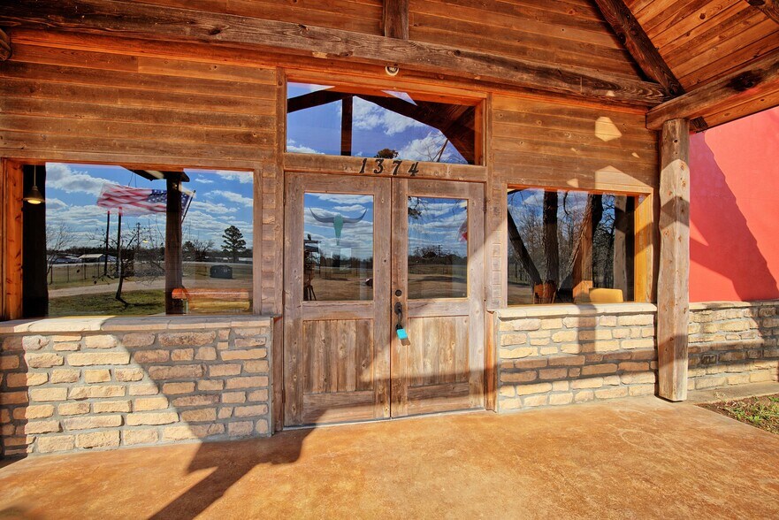 More Photos Of 1374 State Hwy 71, Bastrop Flex For Lease