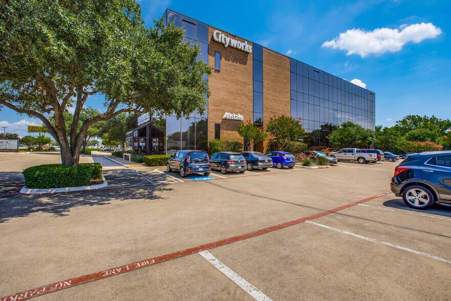 More Photos Of 1510 N Hampton Rd, DeSoto Office For Lease