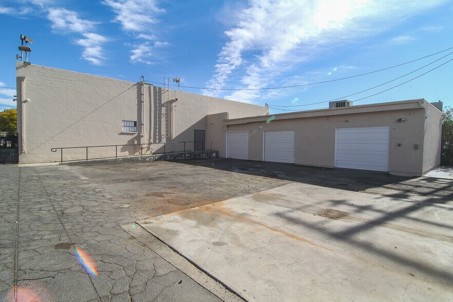 More Photos Of 26081 Bouquet Canyon Rd, Santa Clarita Freestanding For Lease