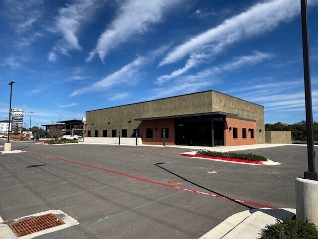 Primary Photo Of 27616 Interstate 10 W, Boerne Medical For Sale