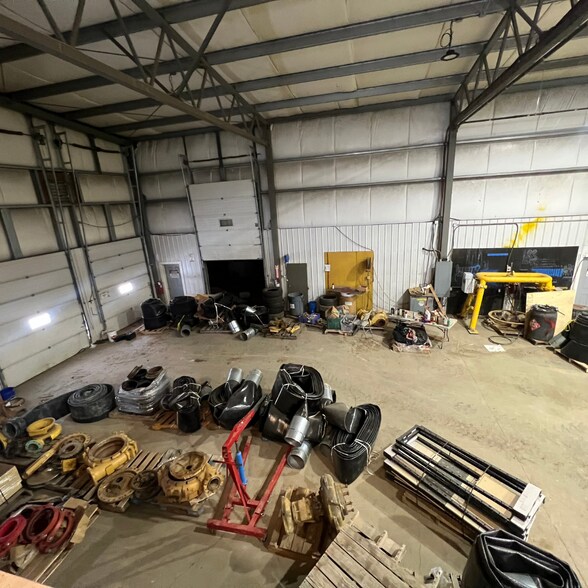More Photos Of 4418 51 Av, Redwater Warehouse For Sale