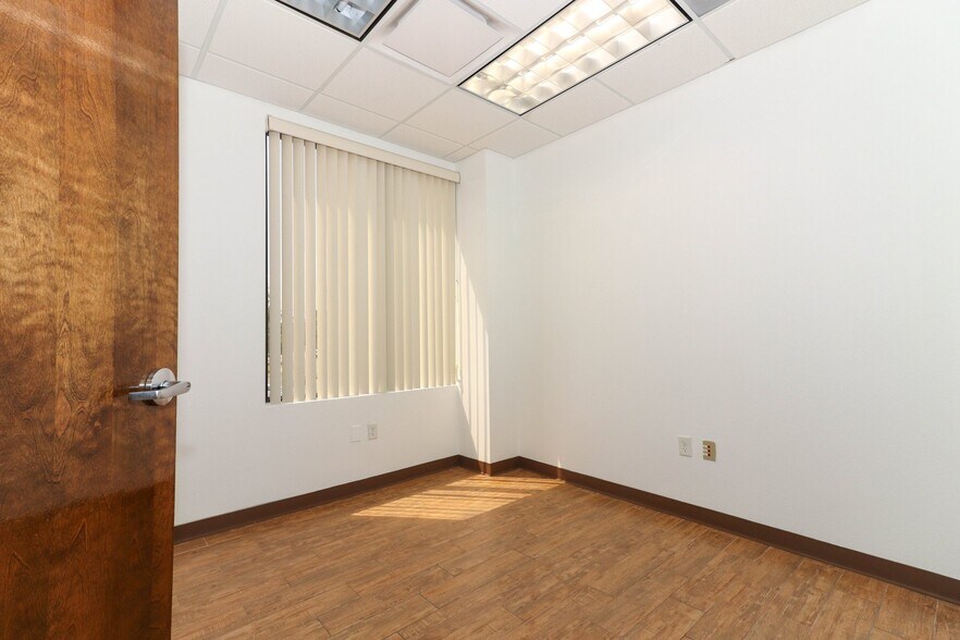 More Photos Of 6735 Conroy Windermere Rd, Orlando Medical For Sale