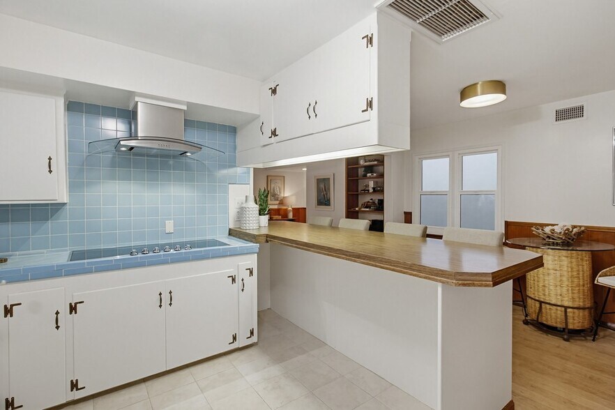 More Photos Of 829 Avalon Ct, San Diego Apartments For Sale