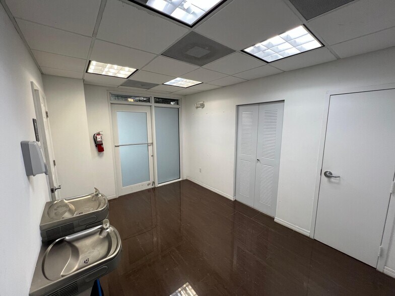 More Photos Of 8228 NW 30th Terrace, Doral Industrial For Lease