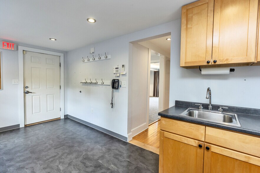 More Photos Of 479 Nashua St, Milford Office For Sale
