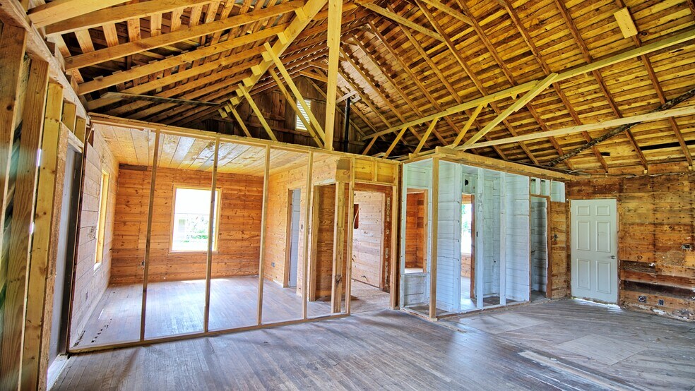 More Photos Of 400 S. Broad Street St, Saint Jo Land For Sale