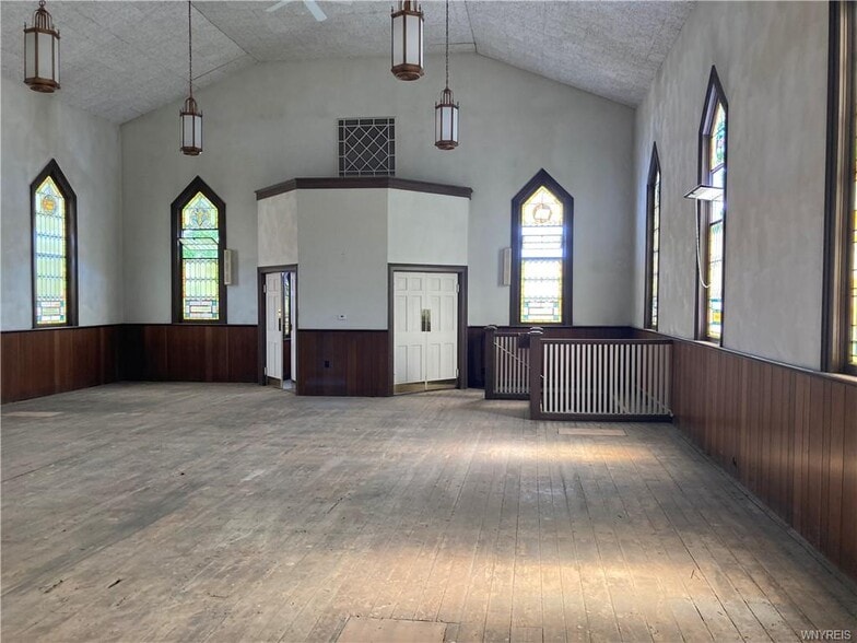 More Photos Of 116 Broad St, Tonawanda Specialty For Sale