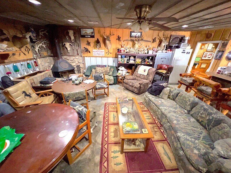 More Photos Of 413 W Broadway St, Hollis Hotel For Sale