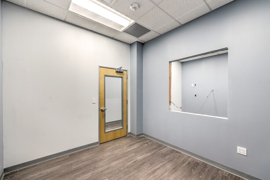 More Photos Of 2943-3073 W Craig Rd, North Las Vegas Unknown For Lease