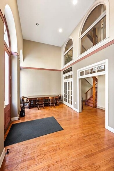 More Photos Of 11 Broad St, Charleston Office Residential For Lease