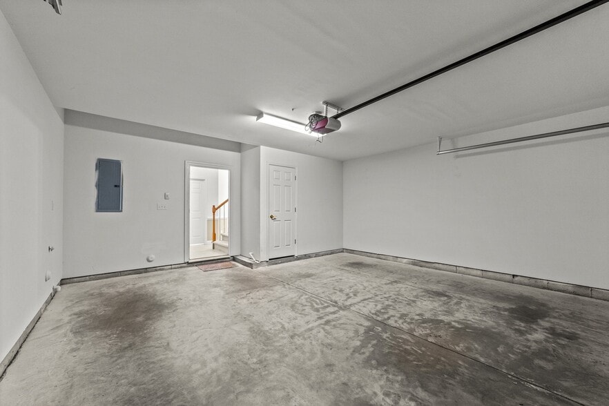 More Photos Of 2007 Baltic Ave, Virginia Beach Apartments For Sale