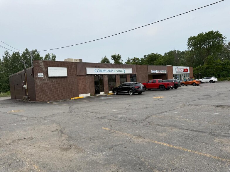 More Photos Of 20962 Dalton Rd, Georgina Storefront For Sale