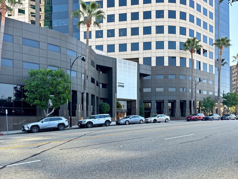 More Photos Of 3900 W Alameda Ave, Burbank Coworking Space