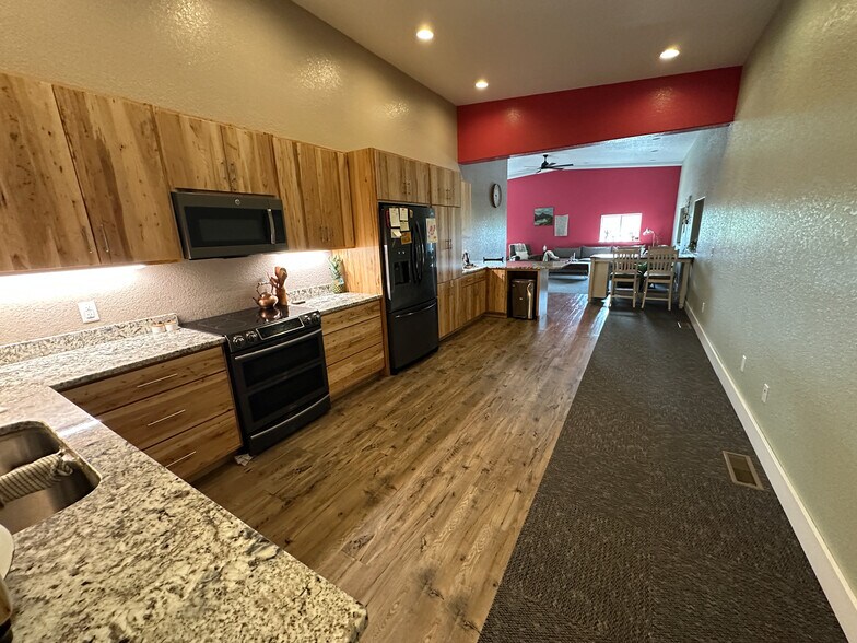 More Photos Of 3099 Highway 95, Mountain Grove Restaurant For Sale