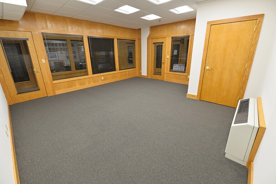 More Photos Of 101 W Kirkwood Ave, Bloomington Unknown For Lease