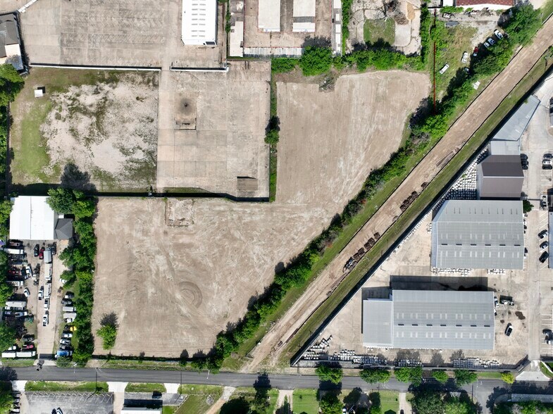 More Photos Of 301 Pleasant Dr, Dallas Warehouse For Lease