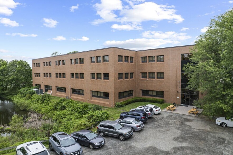 More Photos Of 15 Corporate Dr, Trumbull Medical For Lease