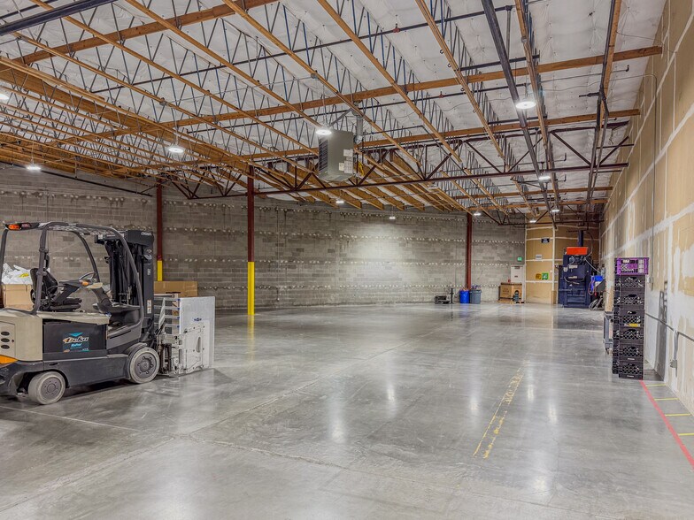 More Photos Of 1661 Fowler St, Richland Office For Lease