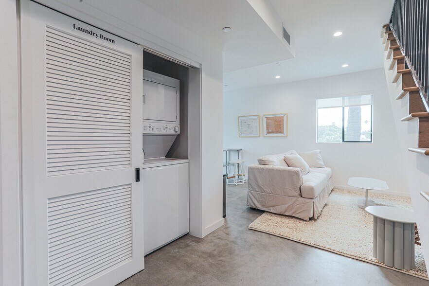 More Photos Of 2301 S Cloverdale Ave, Los Angeles Apartments For Sale