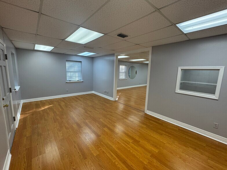 More Photos Of 3938 Sunbeam Rd, Jacksonville Medical For Lease